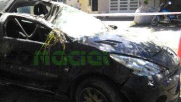 El automóvil despistó y volcó en ruta 11.