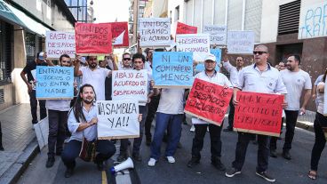 La protesta de los trabajadores en el ministerio de Trabajo.