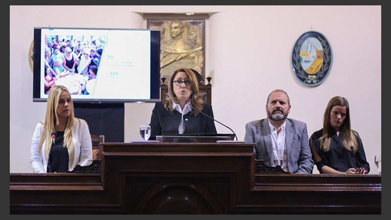 La intendenta, durante el discurso en el Concejo.