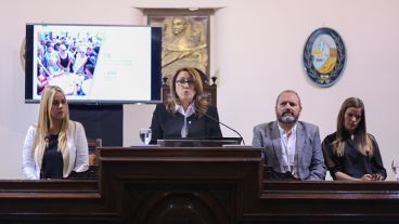 La intendenta, durante el discurso en el Concejo.