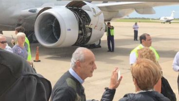 El avión volvió a pista luego de entrar en emergencia.