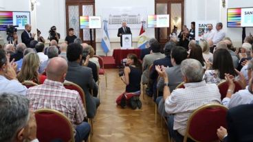 Salón Blanco colmado para la presentación de este martes.