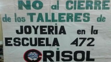 Los docentes de la Escuela Crisol y un reclamo histórico aún sin respuesta.