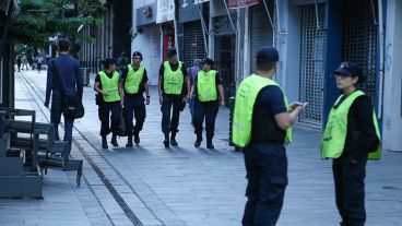 Nunca hubo tantos policías en las peatonales.