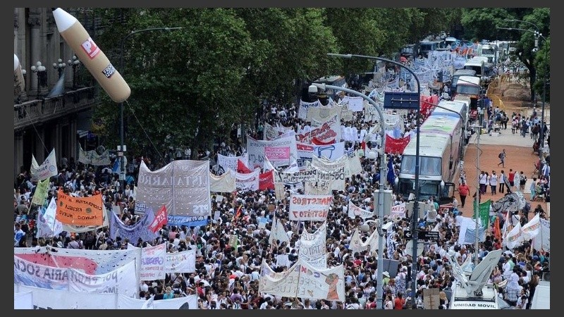 Multitudinaria respuesta de los maestros de todo el país.