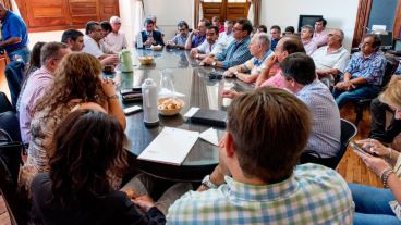 La reunión de este lunes en Santa Fe pasó a cuarto intermedio.