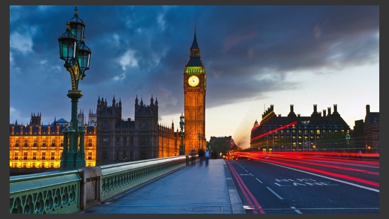 Se incluyen cinco días de paseo con el profesor por los distintos barrios de Londres.