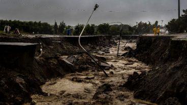 En Comodoro, barrios destruidos y bajo agua.