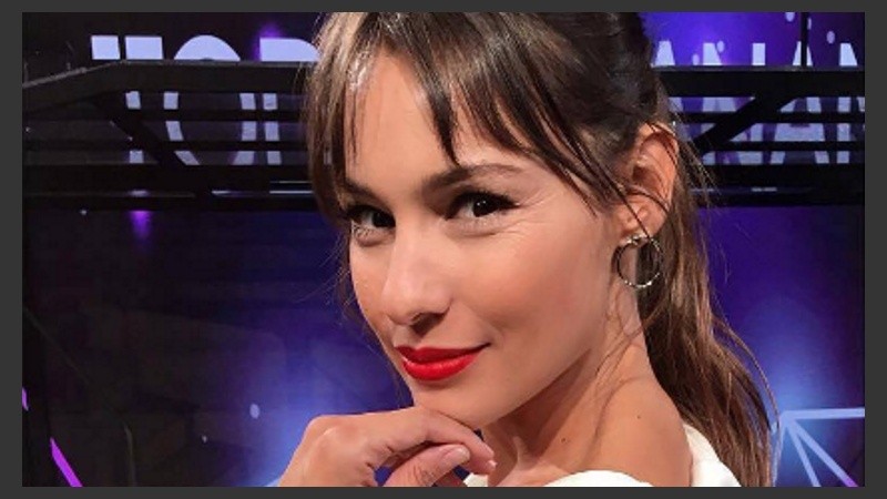 Pampita debuta como conductora, ¿tiembla Su Giménez?