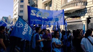 La columna del Sindicato de Prensa en la marcha del Movimiento Sindical Rosarino.