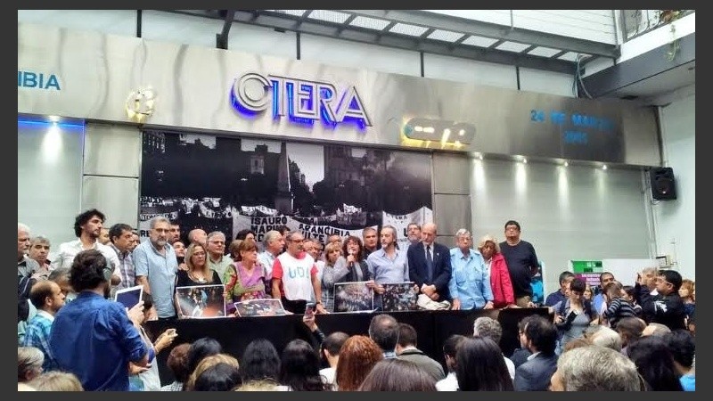 Alesso encabezó una conferencia de prensa en la sede de Ctera.