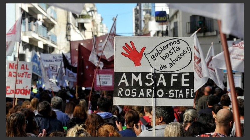 Imágenes de la marcha docente de este martes.