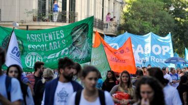 Imágenes de la marcha docente de este martes.