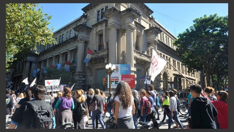 Imágenes de la marcha docente de este martes.