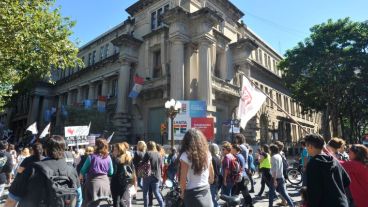 Imágenes de la marcha docente de este martes.