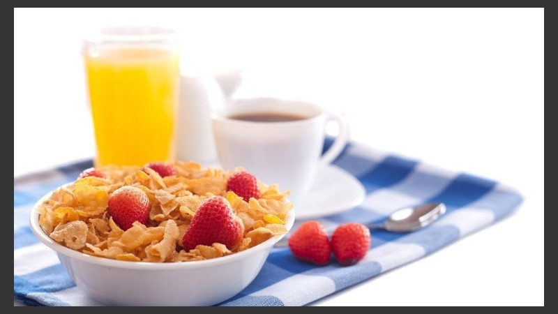 Las personas deberían desayunar dos horas y media antes de someter al cuerpo a una rutina de ejercicios.