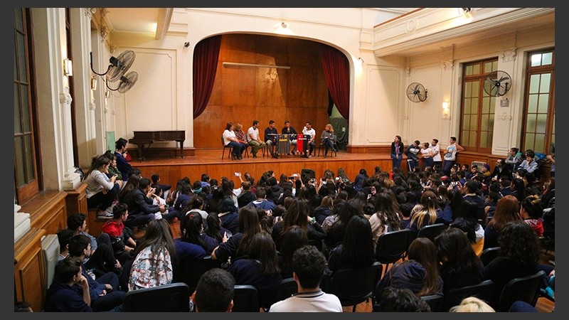 Moiraghi y Alfani dieron una charla a alumnos del Normal 2.