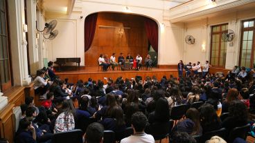 Moiraghi y Alfani dieron una charla a alumnos del Normal 2.