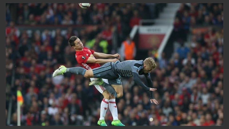 El encuentro fue parejo en Old Trafford.