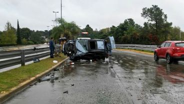 El auto terminó muy dañado.