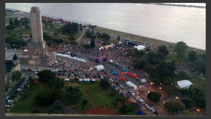 Una multitud participó este domingo de la carrera.