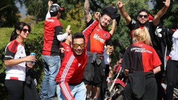 Todos de rojo y negro en el Parque.