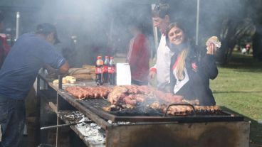 Los hinchas se preparan para el clásico del domingo.