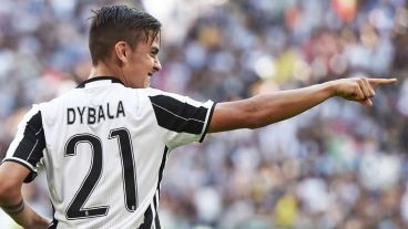 Paulo Dybala celebró su gol en el 3-0 de Juventus ante el Crotone.