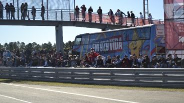 Una gran cantidad de público asisitió al autódromo.