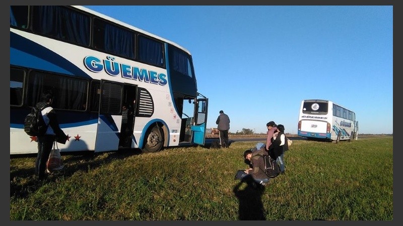 Los pasajeros debieron esperar un coche que también se rompió.