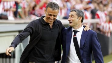 Luis Enrique y Valverde en un reciente cruce entre sus equipos.