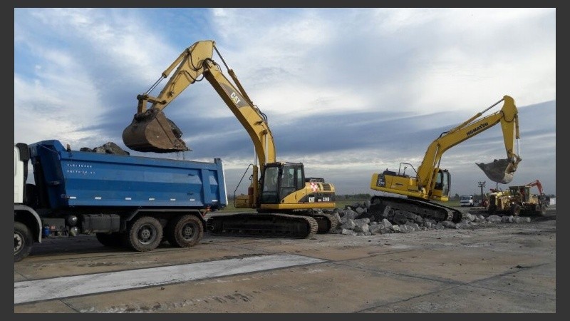 Así arrancaron las obras en el aeropuerto.