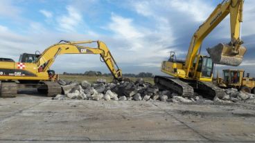 Así arrancaron las obras en el aeropuerto.