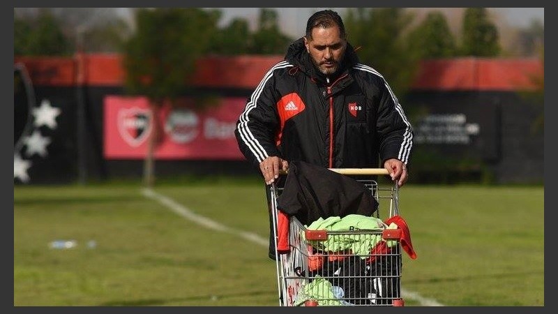 El utilero se lleva la ropa. Newell's no entrenó.