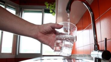 La oposición cuestionó el nuevo incremento del agua.