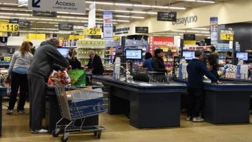 Las sucursales rosarinas de Coto y Carrefour abrieron este domingo.(Archivo/Rosario3.com)