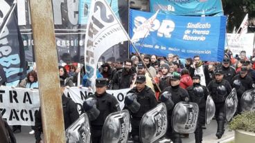 El Sindicato de Prensa Rosario participó de la marcha organizada por la Mesa Nacional de Trabajadores de Prensa.