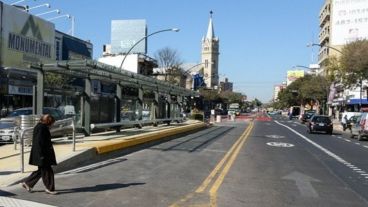 El carril exclusivo por avenida Alberdi.