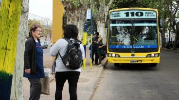 Los choferes rosarinos cobrarán un 21 por  ciento de aumento.