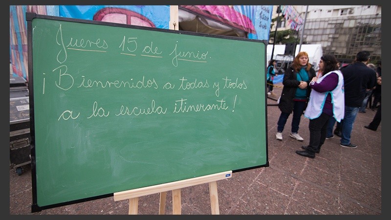 Quedó inaugurada este jueves la escuela Itinerante de los maestros en Rosario.