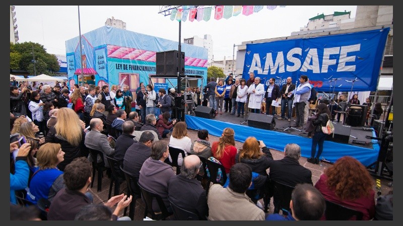 Quedó inaugurada este jueves la escuela Itinerante de los maestros en Rosario.