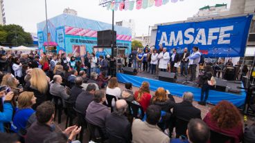 Quedó inaugurada este jueves la escuela Itinerante de los maestros en Rosario.