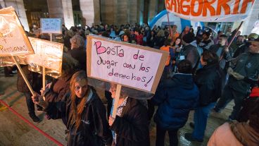 El reclamo en Rosario se realizó en el Monumento.