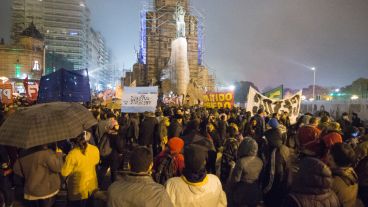 El reclamo en Rosario se realizó en el Monumento.