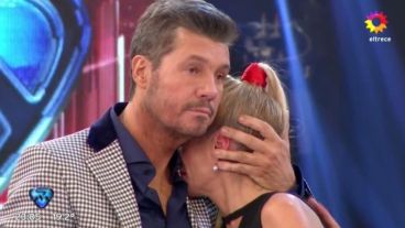 Yanina lloró en el pecho de Tinelli.