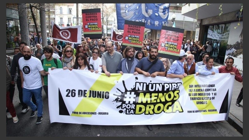 La manifestación unió la plaza Pringles con el Monumento a la Bandera.