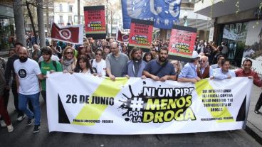 La manifestación unió la plaza Pringles con el Monumento a la Bandera.