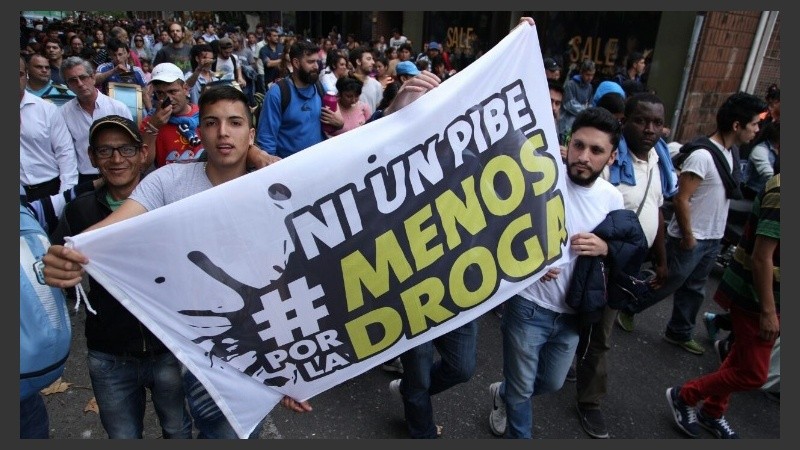 La manifestación unió la plaza Pringles con el Monumento a la Bandera.