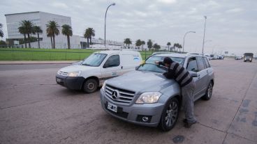 “Si no trabajamos, nuestra familia no tiene cómo parar la olla", escribieron.