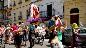 El órgano fue portado en andas en las calles de Sevilla.